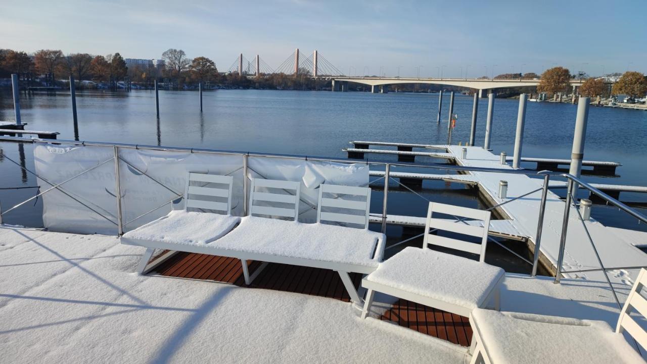 Houseboat Water King Apartament Plywajacy Dom Na Wodzie, 7 Os Wrocław Exteriör bild