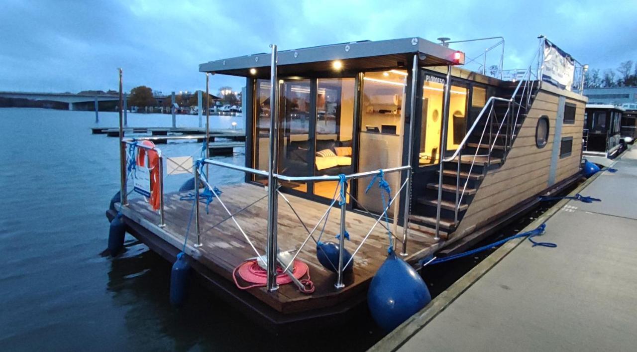 Houseboat Water King Apartament Plywajacy Dom Na Wodzie, 7 Os Wrocław Exteriör bild