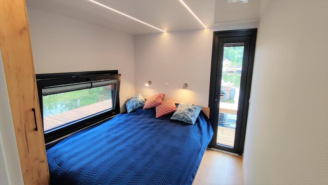 Houseboat Water King Apartament Plywajacy Dom Na Wodzie, 7 Os Wrocław Exteriör bild